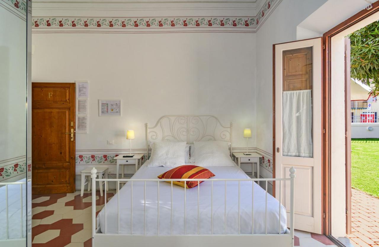 Hotel Villino Ermione à Marina Di Pisa Extérieur photo