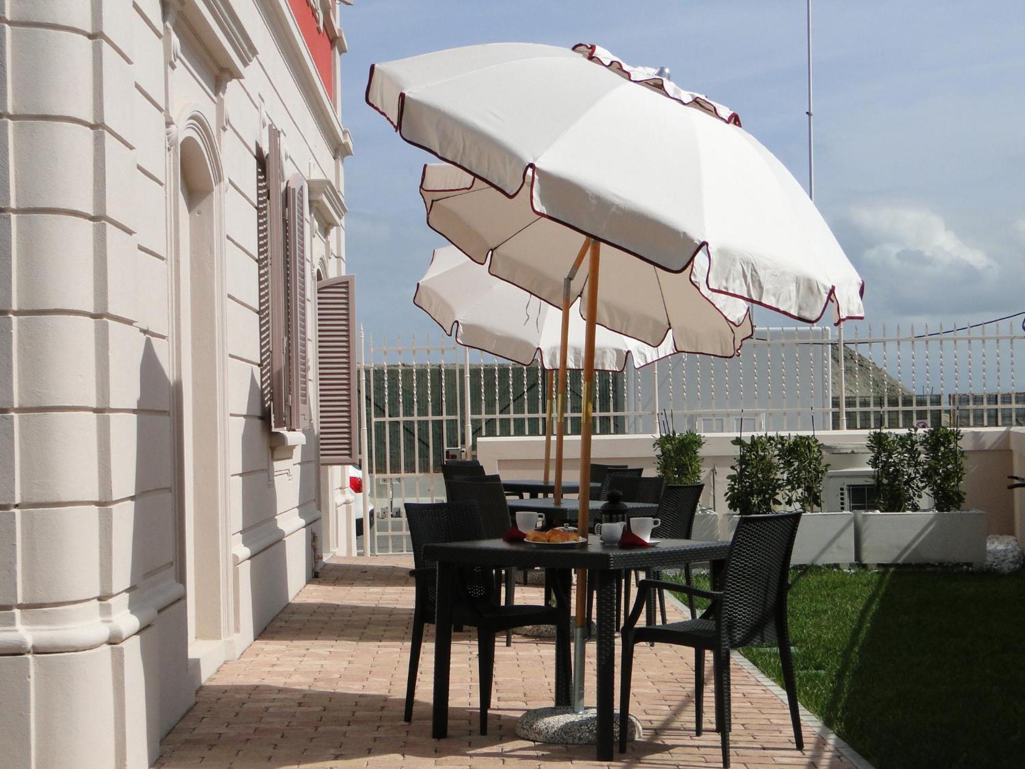 Hotel Villino Ermione à Marina Di Pisa Extérieur photo