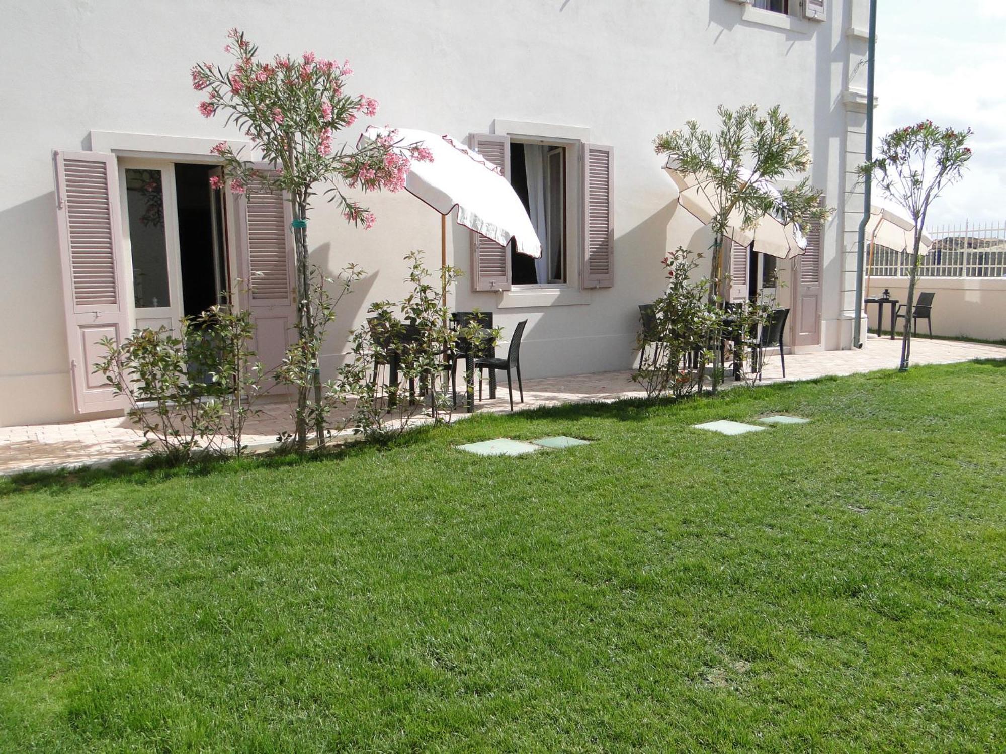 Hotel Villino Ermione à Marina Di Pisa Extérieur photo