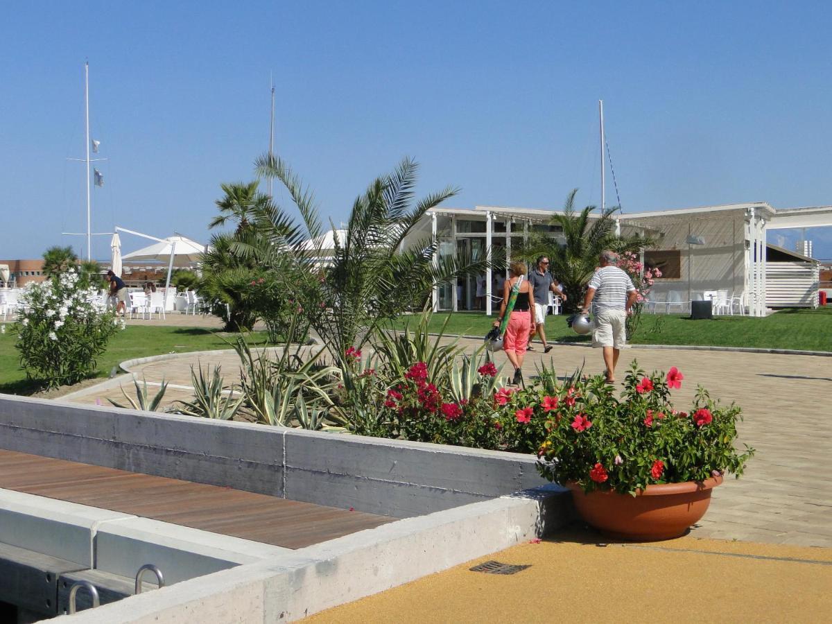 Hotel Villino Ermione à Marina Di Pisa Extérieur photo